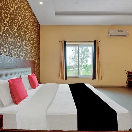 Capital O 40833 Maharaja Hotel & Restaurant Kashipur Eksteriør billede