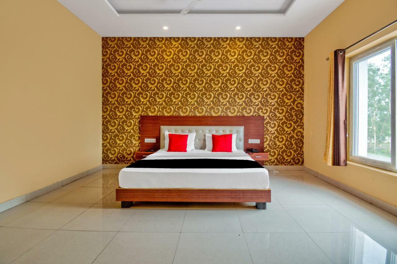 Capital O 40833 Maharaja Hotel & Restaurant Kashipur Eksteriør billede