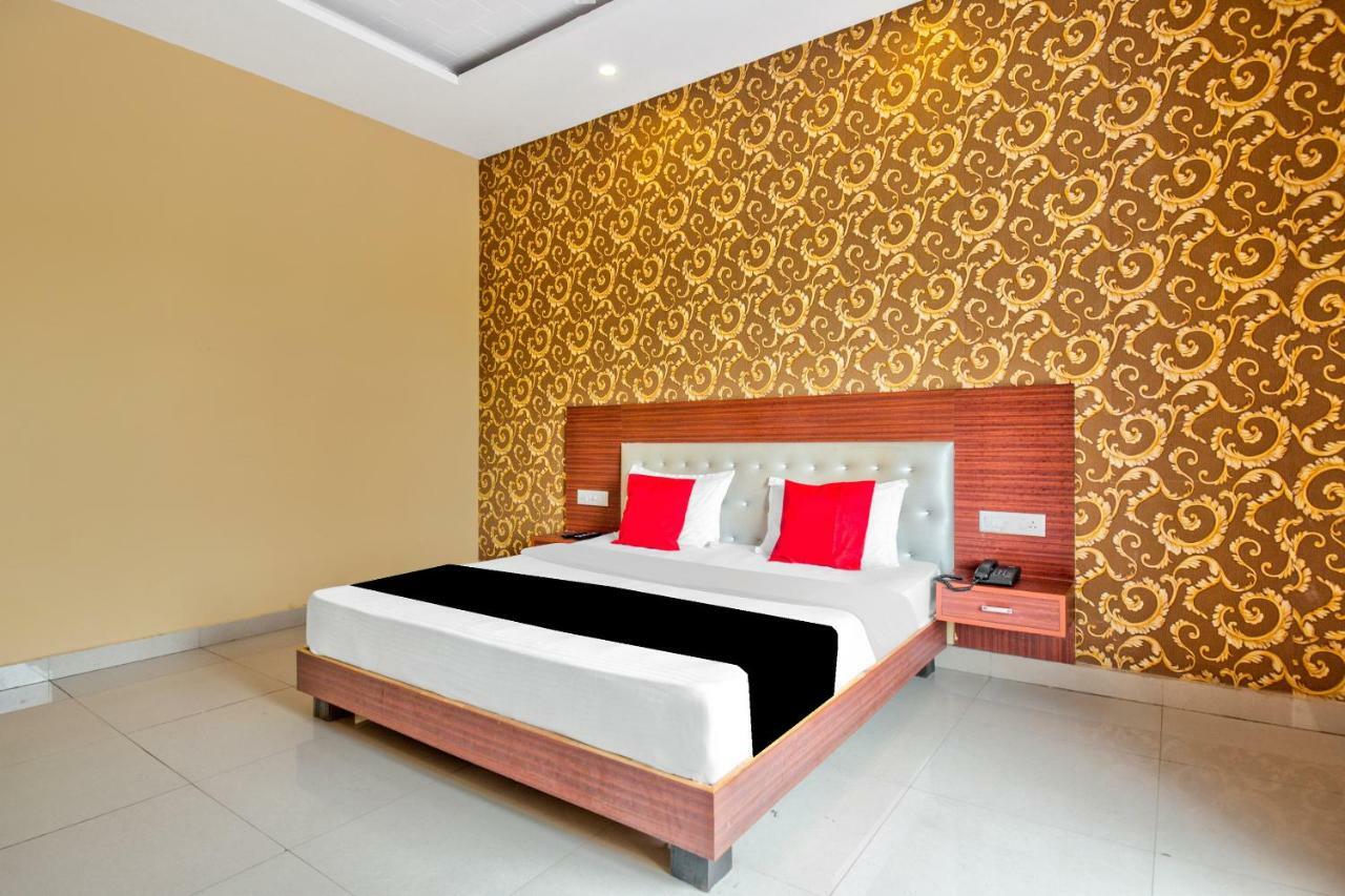 Capital O 40833 Maharaja Hotel & Restaurant Kashipur Eksteriør billede