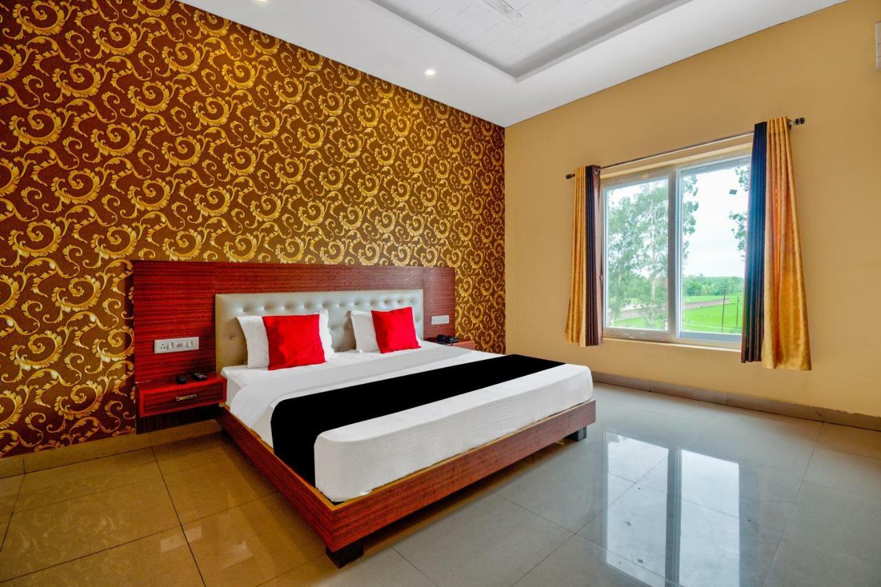 Capital O 40833 Maharaja Hotel & Restaurant Kashipur Eksteriør billede