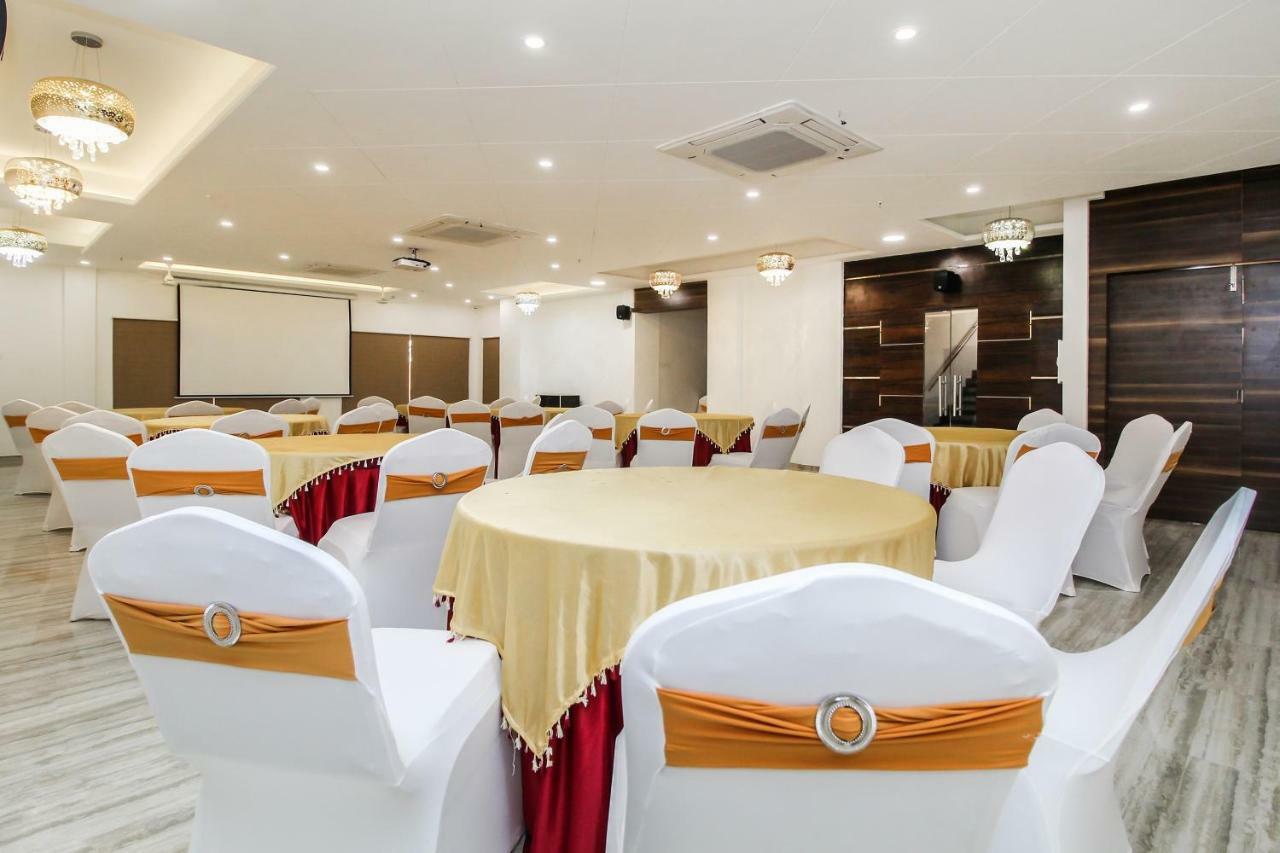 Capital O 40833 Maharaja Hotel & Restaurant Kashipur Eksteriør billede