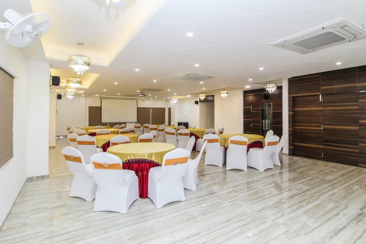 Capital O 40833 Maharaja Hotel & Restaurant Kashipur Eksteriør billede